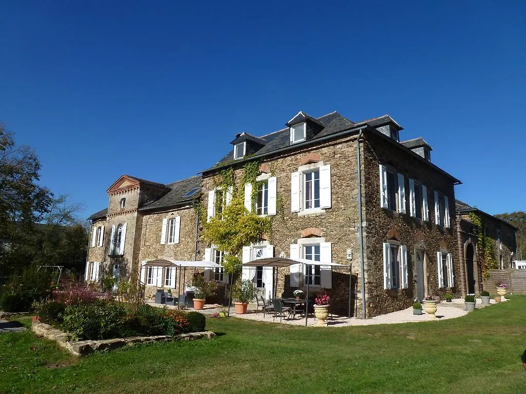 Chateau De Vezes, Gites Source De Vie Tauriac-de-Naucelle 0*,  France